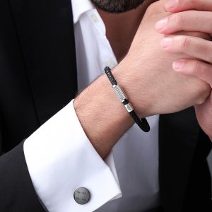PULSEIRA POLICE, AÇO